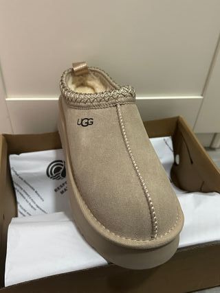 UGG Beige Talla 41