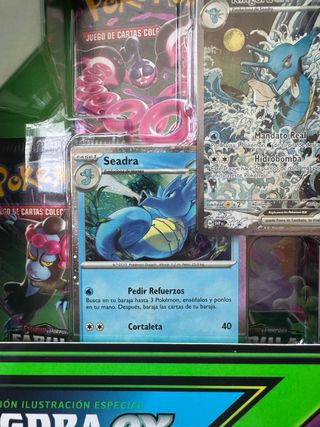 Caja Pokémon Fábulas Sombrías Kingdra EX