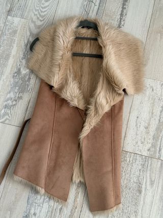 Chaleco pelo Armani beige/marrón Talla XS