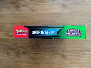 Caja Pokémon Fábulas Sombrías: Greninja EX