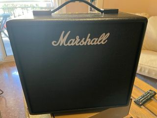 Guitarra Yamaha Pacifica + Amplificador Marshall