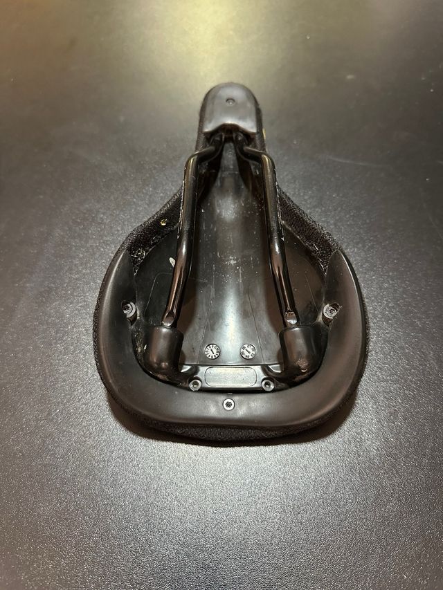 Sillín Burgtec Dirt Negro