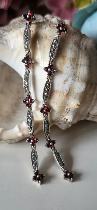 Pendientes largos plata y granates