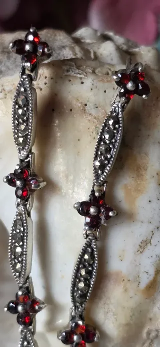 Pendientes largos plata y granates