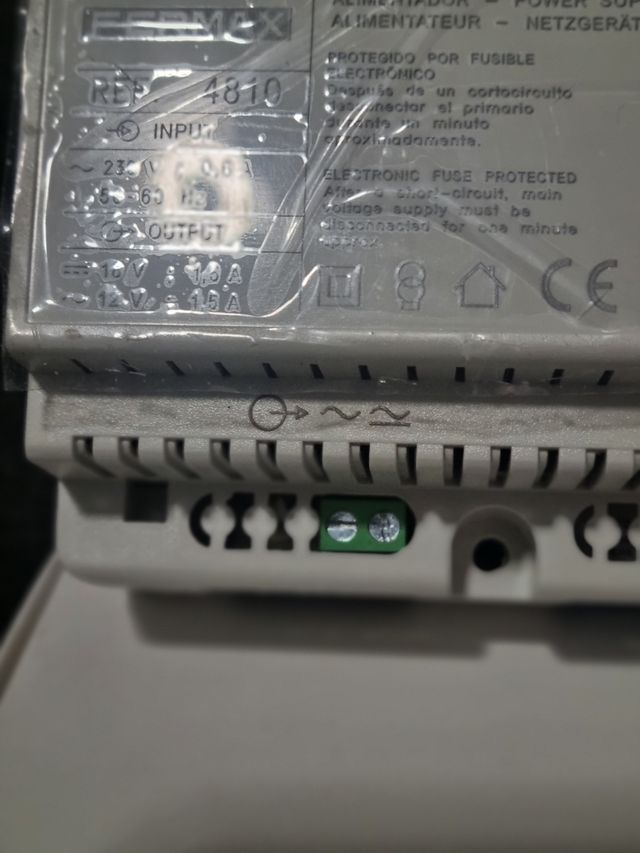 Fuente Alimentación 18Vdc 1.5A