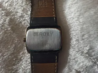 Reloj Roxy con correa estampada