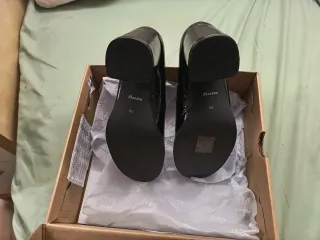 Zapatos negros Bata nuevos