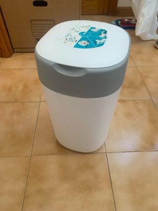 papelera pañales Tommee Tippee con 5 recambios