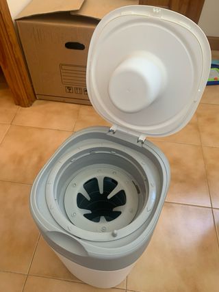 papelera pañales Tommee Tippee con 5 recambios