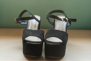 Sandalias de plataforma ante negras