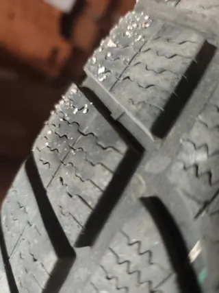 Neumáticos Goodyear 235/55-18 104H Invierno