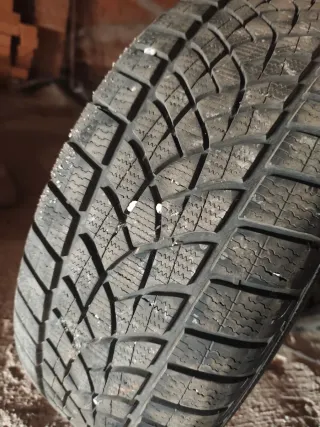 Neumáticos Goodyear 235/55-18 104H Invierno