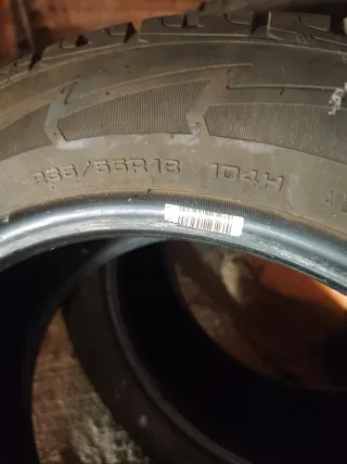 Neumáticos Goodyear 235/55-18 104H Invierno