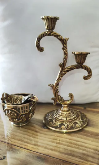 Candelabro y cenicero de bronce antiguo