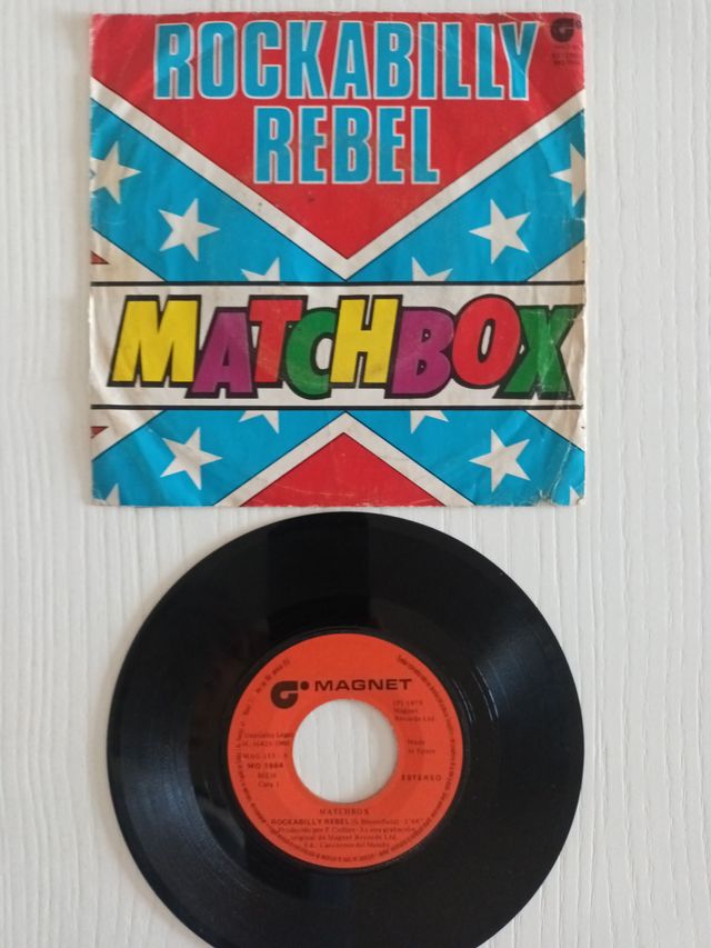 SINGLES MATCHBOX