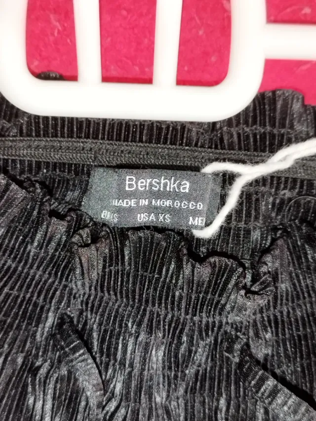 Pantalón Plisado Fluidal Un Paradigma de Elegancia