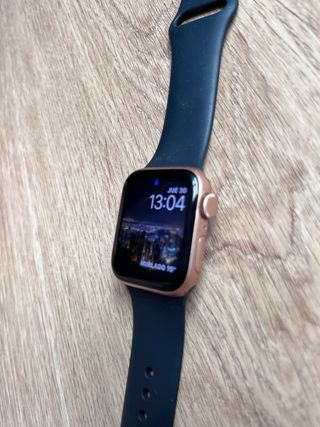 Apple Watch SE 40mm Caja de alumimnio en oro