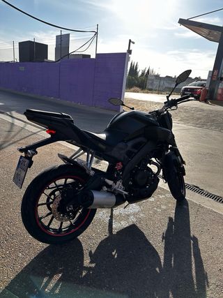 Yamaha MT-125 Negra