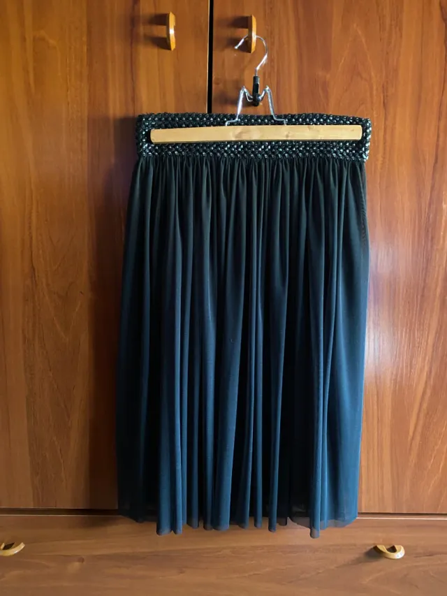 Falda negra tul con pedrería