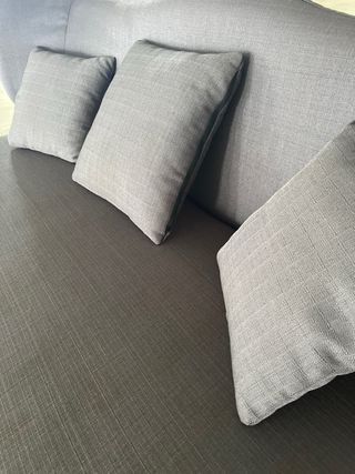 Sofá moderno gris tela