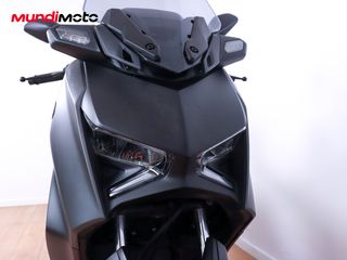 YAMAHA X-MAX 300