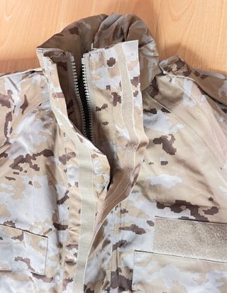Chaquetón militar árido