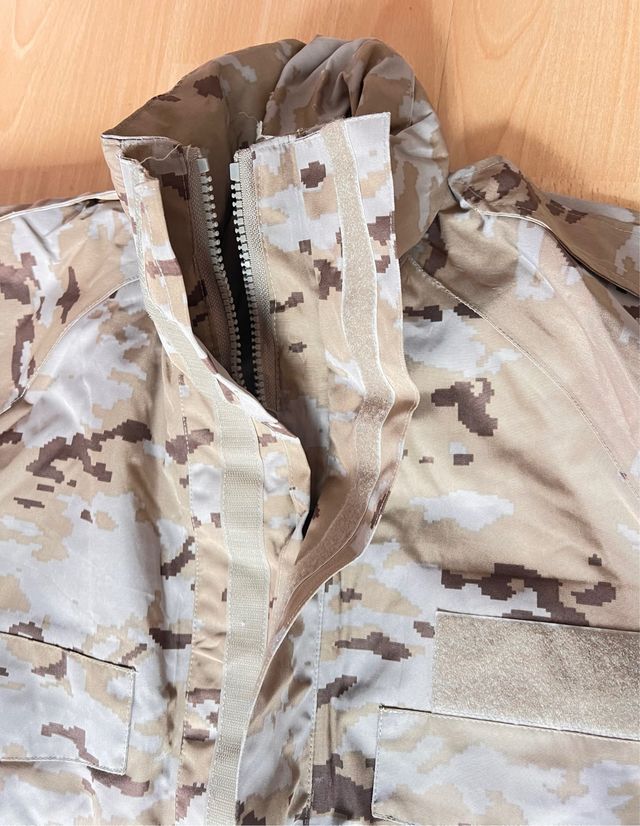 Chaquetón militar árido