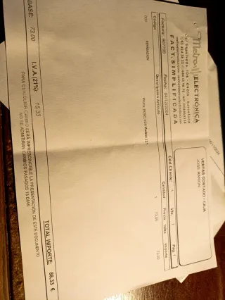 Altavoces Grandes Marrones y Negros