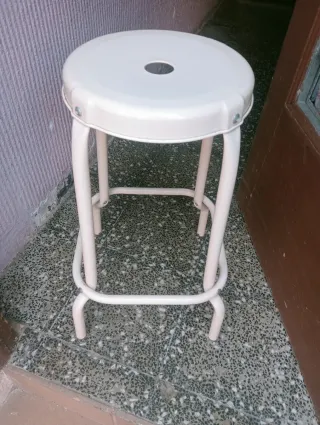 Taburete de cocina metálico