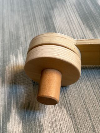 Soporte móvil cuna madera
