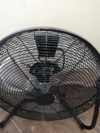 Ventilador de pie 100w no arranca.es potente.leer