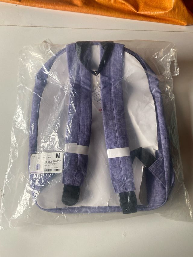 Mochila Morada y Negra