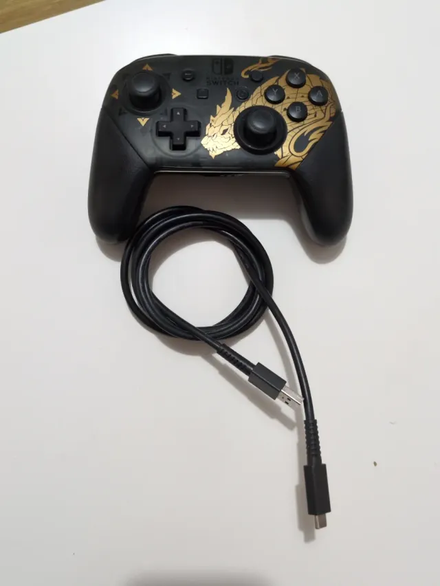 Mando Pro Nintendo Switch Monster Hunter Rise