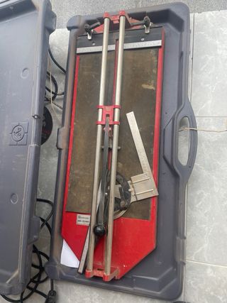 Cortadora de azulejos TOMECANIC