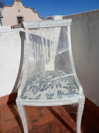 Mesa ovalada blanca y 6 sillas