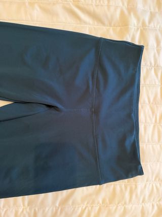 Mallas deportivas color azul verdoso