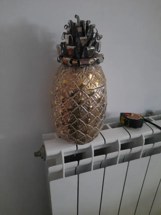 Shaker da cocktail vintage anni '70 con ananas