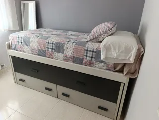 CAMA TREN+ COLCHONES+ COLCHONES DE LATEX + EDREDON