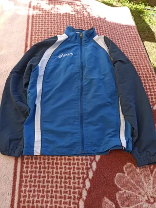 CORTAVIENTOS ASICS