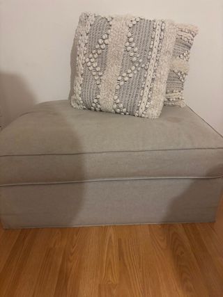 Puffs KIVIK IKEA con almacenaje gris