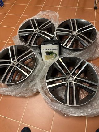 Set Cerchi Lega Originali Skoda 5JA601025F 8Z8