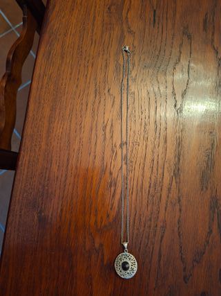 collana in acciaio colore argento con pietra viola