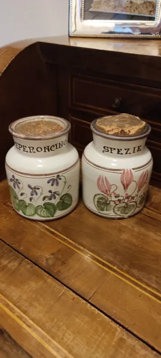 Coppia vasetti ceramica spezie