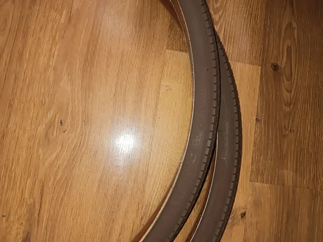 Neumáticos CST 700C Marrones