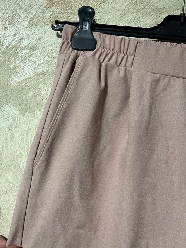 Pantalón Bershka rosa pinzas