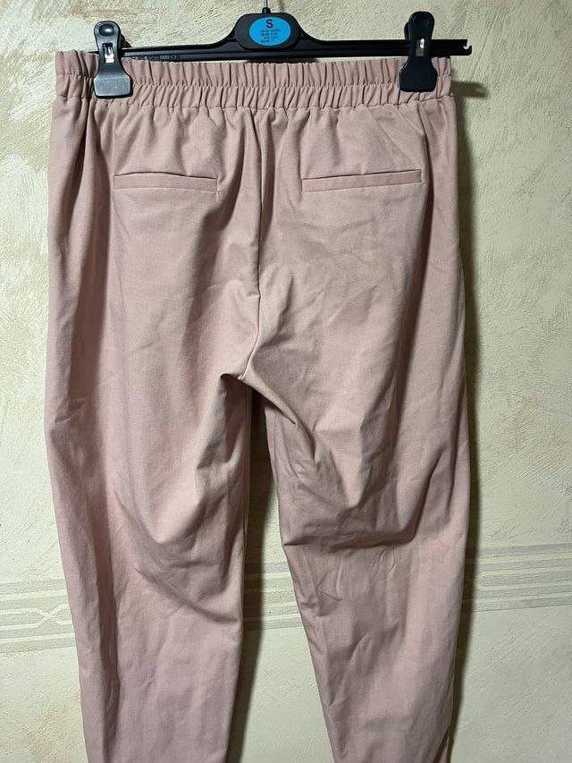 Pantalón Bershka rosa pinzas