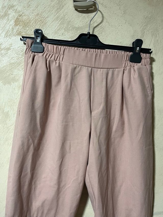 Pantalón Bershka rosa pinzas