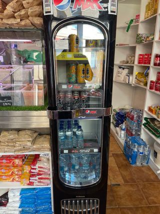 Nevera expositora Pepsi Max