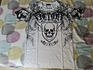 Camiseta Zara Talla M Calavera