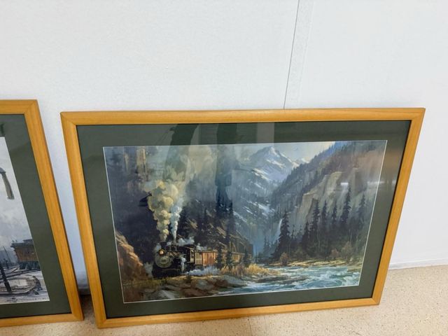 Juego 2 cuadros trenes madera